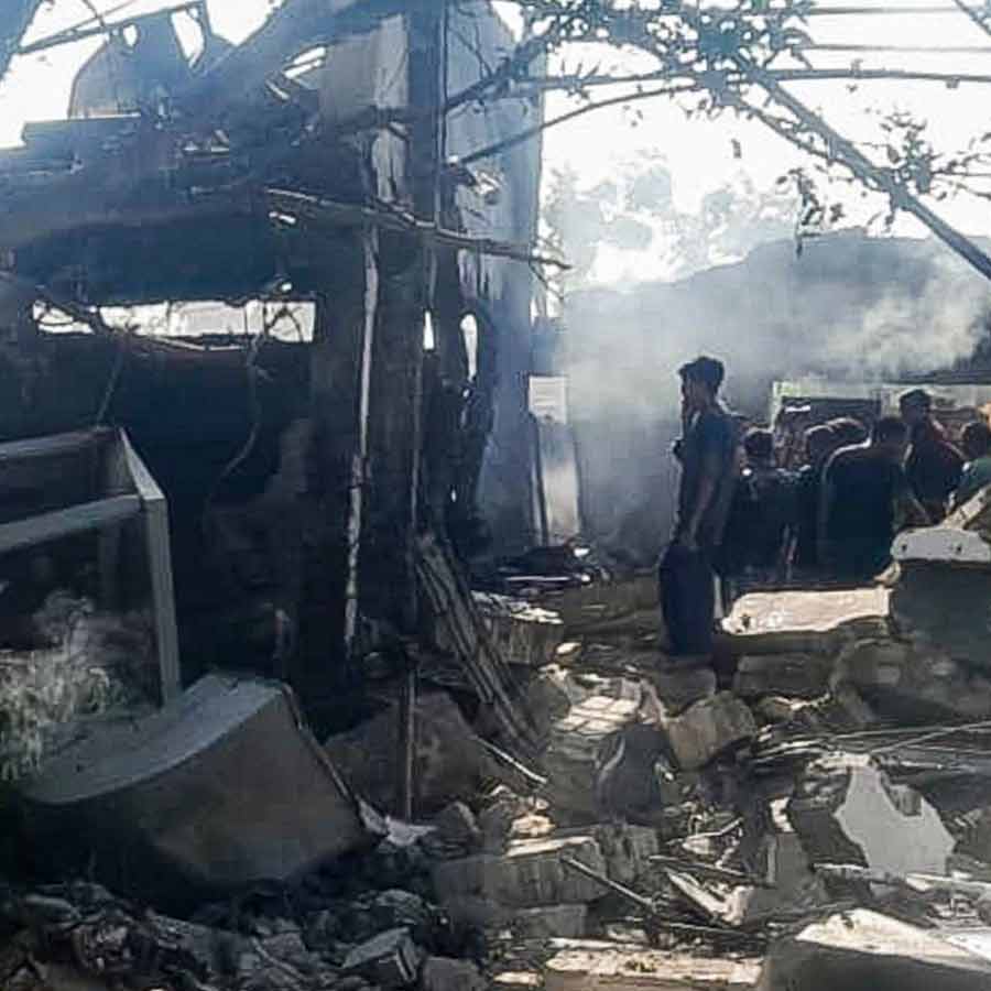 Huge explosion at a gunpowder factory in Maharashtra, many killed dgtl