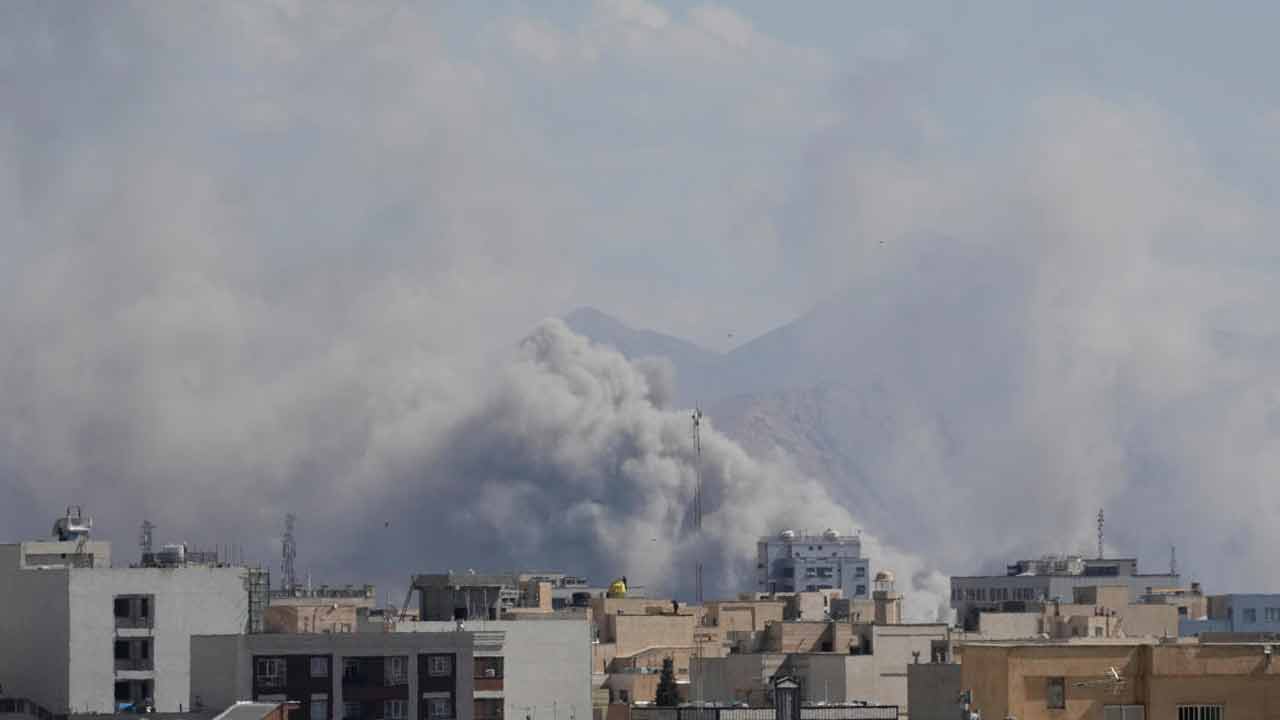 ইরানের রাজধানী তেহরানে বিস্ফোরণ।