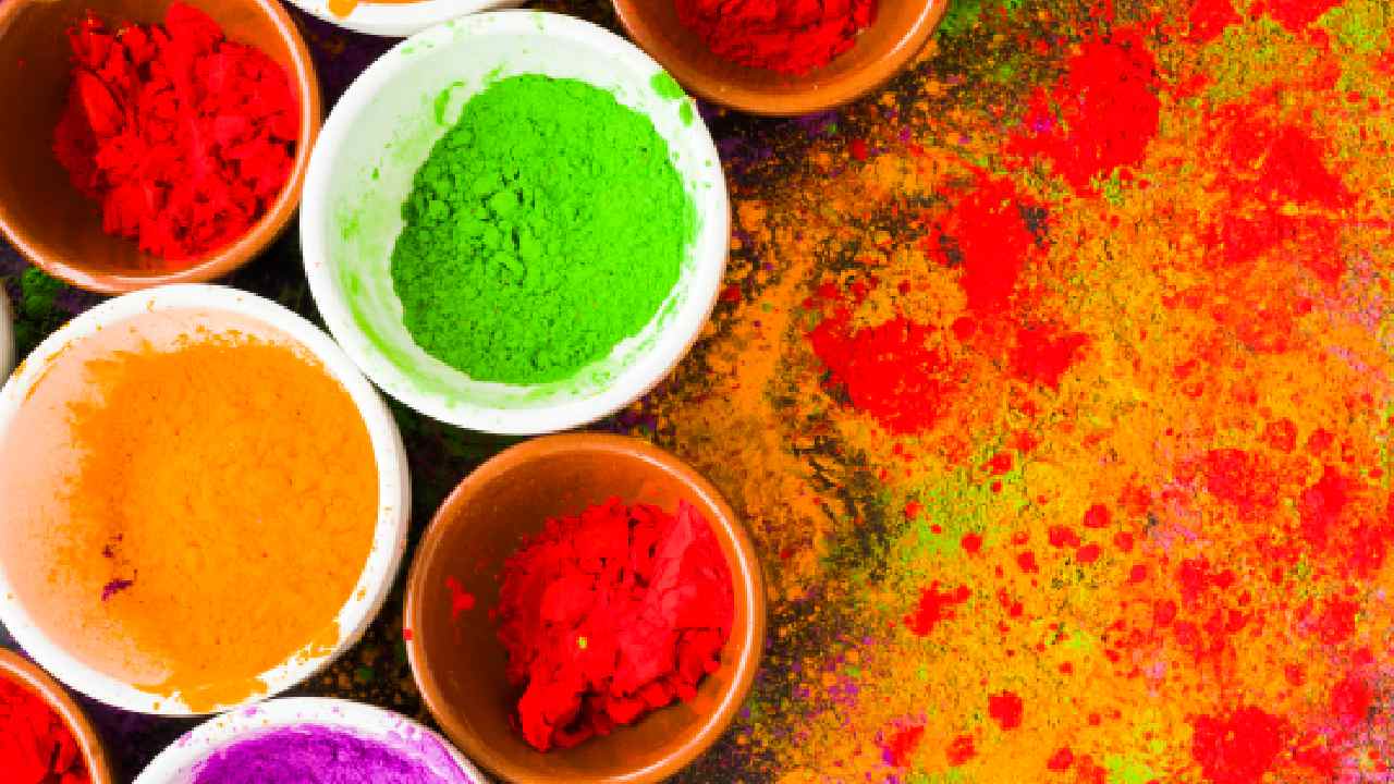 আবির ভেষজ কি না বুঝবেন কী দেখে?