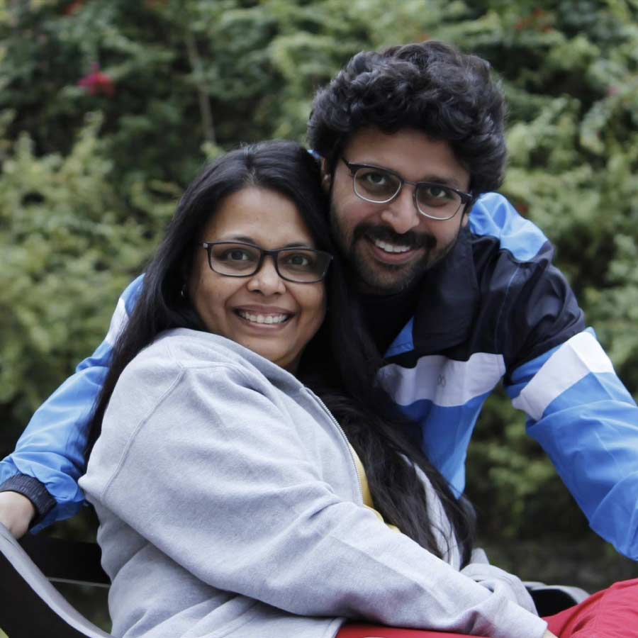 জয়-লোপা। 