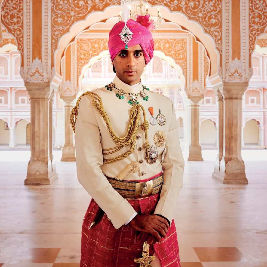 Maharaja Padmanabh Singh Jaipur s Maharaja Padmanabh Singh Holds A Rs Maharaja Padmanabh Singh Jaipur s Maharaja Padmanabh Singh Holds A Rs
