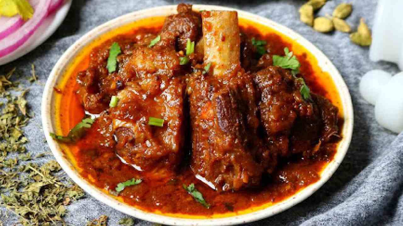 মটন মনোহারী দিয়েই জমবে দোলের ভূরিভোজ।