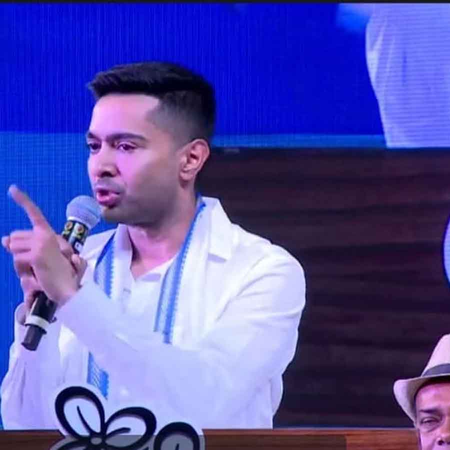 তফসিলি এলাকায় প্রচার সংক্রান্ত দলীয় সভায় অভিষেক বন্দ্যোপাধ্যায়।