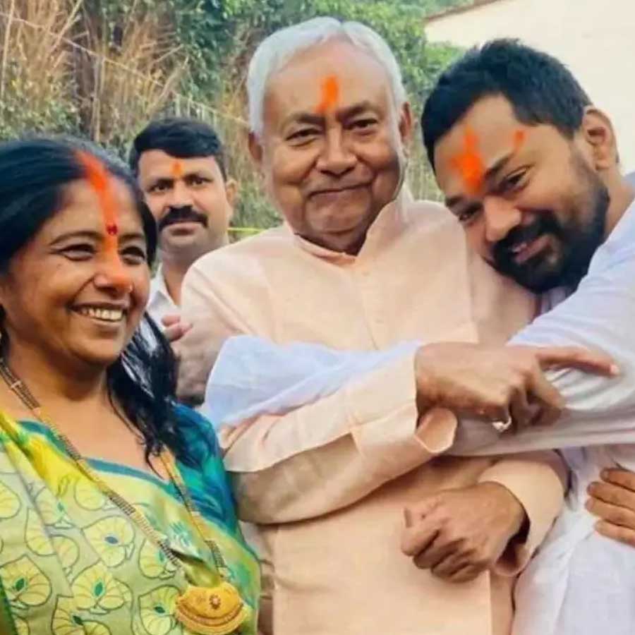 Nitish Kumar\\\\\\\'s son Nishant to enter politics, said by JDU leader
