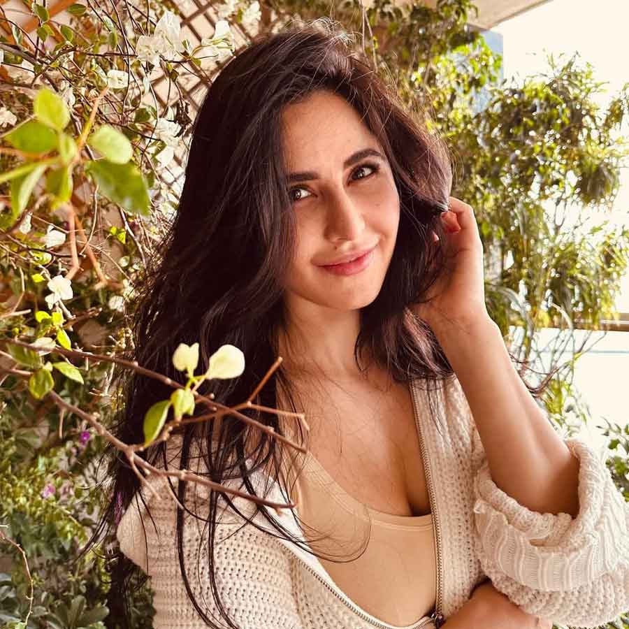 দোল উদ্‌যাপন করলেন ক্য়াটরিনা।