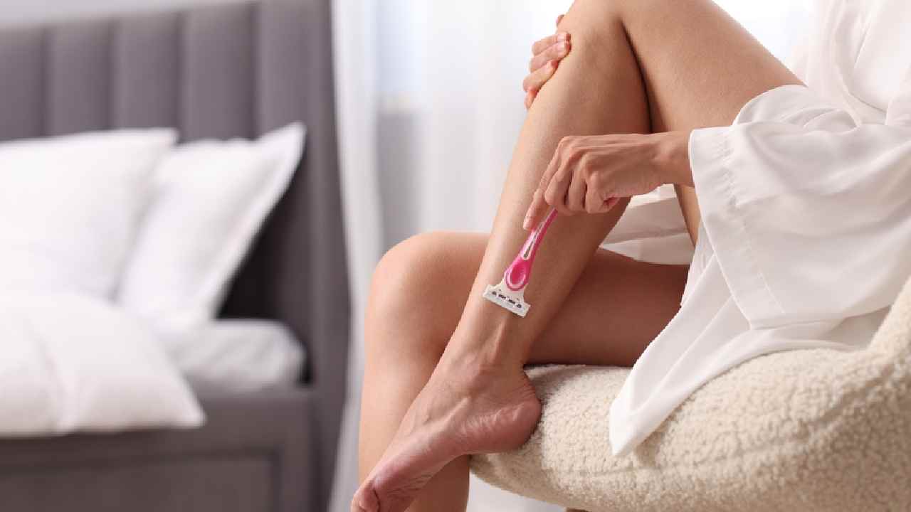 শেভিংয়ের পরেও ত্বক দেখাবে মোলায়েম।