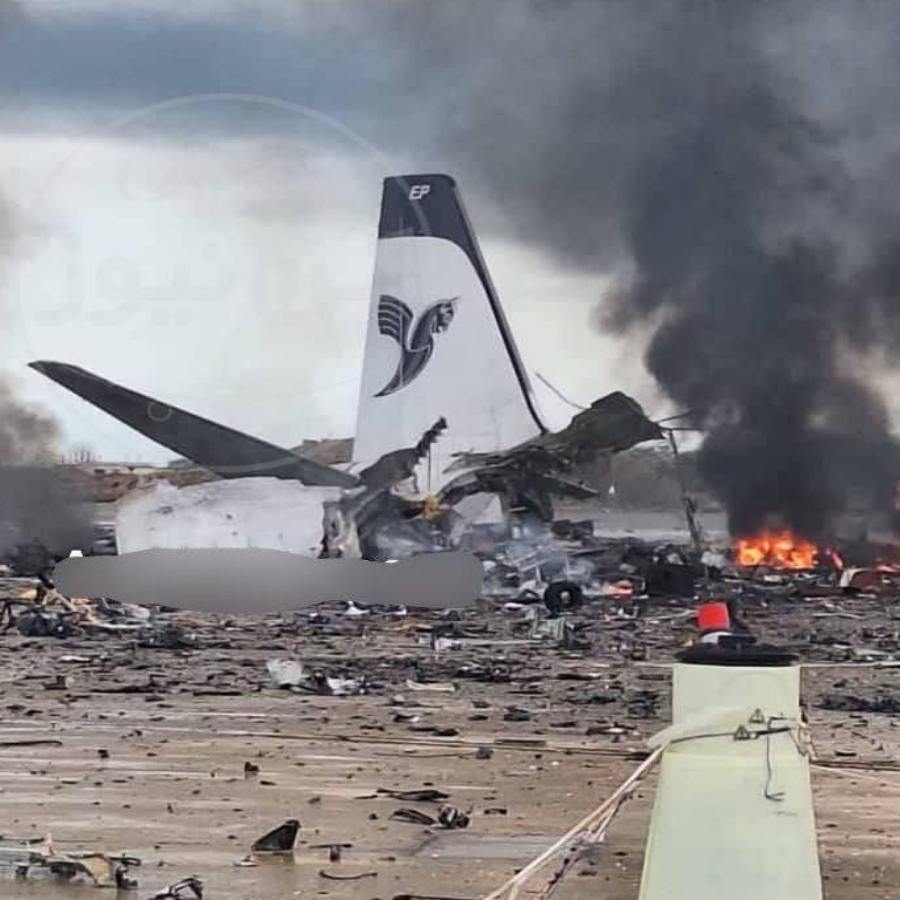 ইজ়রায়েলের হামলায় বুশেহর বিমানবন্দরে দাঁড়িয়ে থাকা বিমানে আগুন।