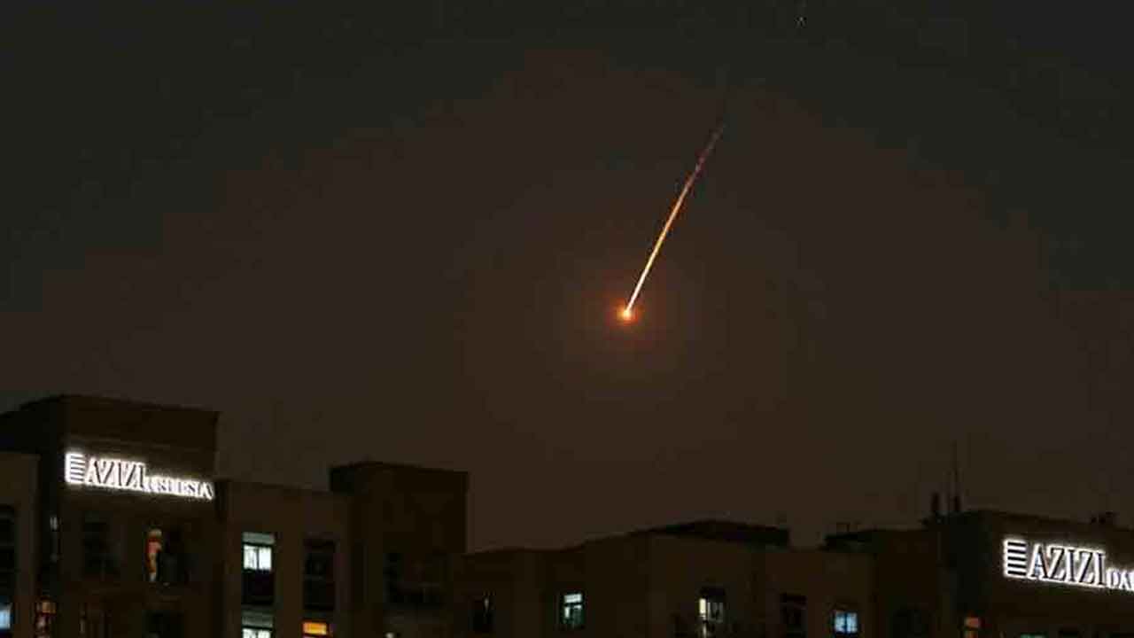 দুবাইয়ে ক্ষেপনাস্ত্র হামলা।