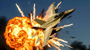 প্রতিরক্ষা বিশেষজ্ঞদের মতে, তেহরানের হাতে রয়েছে বিশ্বের অন্যতম বৈচিত্রপূর্ণ ক্ষেপণাস্ত্র ভান্ডার। তার মধ্যে রয়েছে স্বল্প, মাঝারি এবং মাঝারি পাল্লার ব্যালিস্টিক ক্ষেপণাস্ত্র, ক্রুজ় ক্ষেপণাস্ত্র, সশস্ত্র ড্রোন এবং হাইপারসনিক অস্ত্র। হাইপারসনিক ক্ষেপণাস্ত্রগুলি ম্যাক ৫-এর বেশি গতিতে ছুটতে পারে। ইরান দাবি করে যে ফতেহ-২-এর মতো হাইপারসনিক সিস্টেম চালু করেছে তারা। এর জন্য তারা হাইপারসনিক বুস্ট-গ্লাইড যান ব্যবহার করেছে। ইরানের কিছু ব্যালিস্টিক ক্ষেপণাস্ত্র জাহাজ-বিধ্বংসী ভূমিকার জন্য পরিচিত লাভ করেছে।