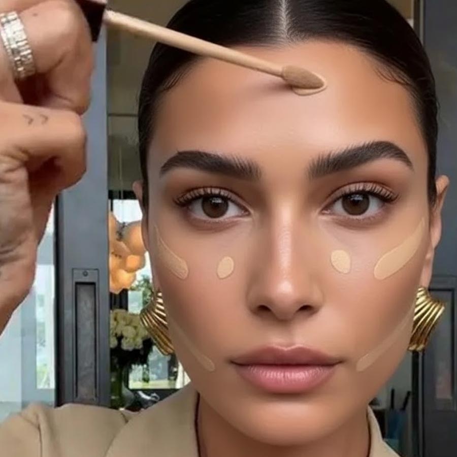 কনসিলার ব্যবহারের নিয়ম না জানলে স্পষ্ট হতে পারে বলিরেখা।