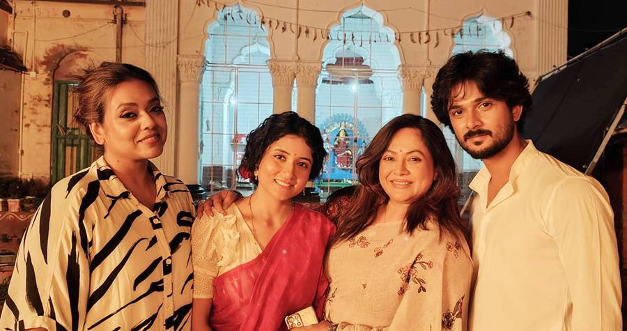 (বাঁ দিক থেকে) বিপাশা সেন রায়, সোমু সরকার, শ্রীলেখা মিত্র, সুদীপ সরকার।