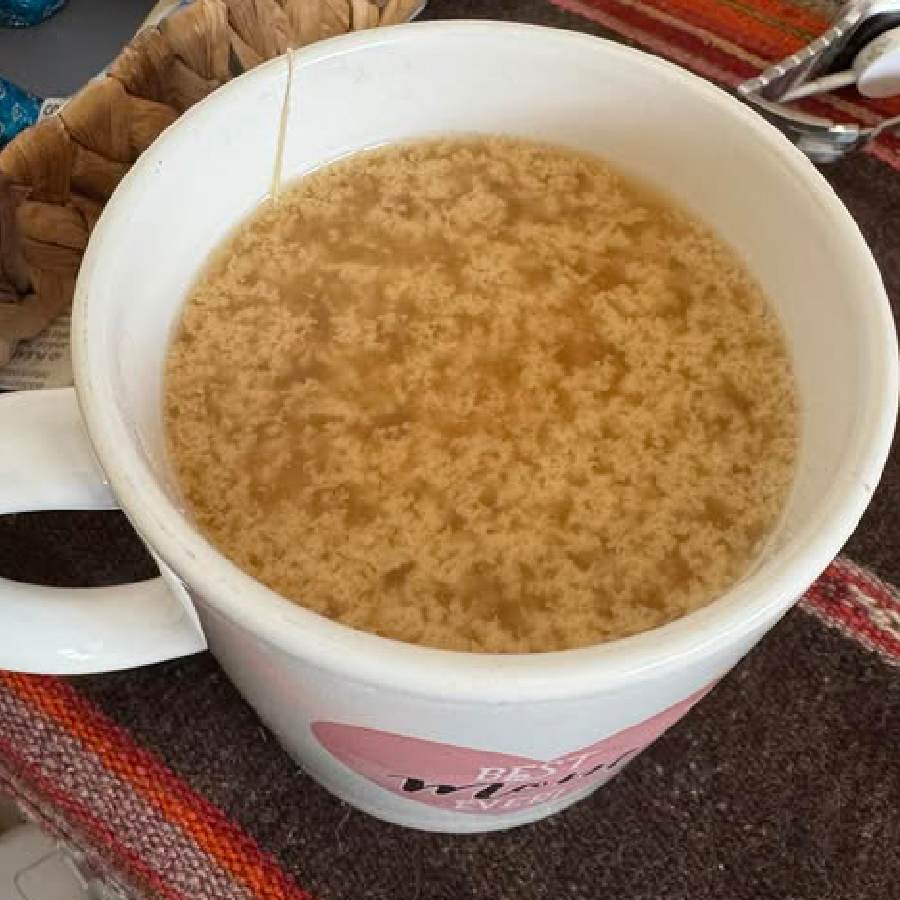 চায়ে দুধ দিতে গেলে কেটে যায়। কেন এমন  হতে পারে?