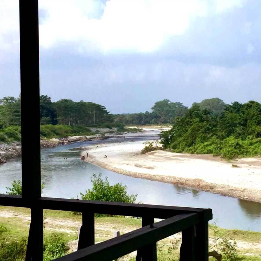 দোল-হোলি ফুরিয়ে গেলেও বসন্ত রঙিন। এমন মরসুমে কোথায় যেতে পারেন?