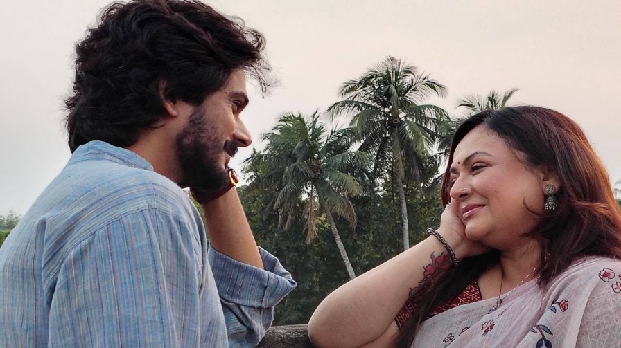 ক্যামেরার সামনে সুদীপ মুখোপাধ্যায়, শ্রীলেখা মিত্র।