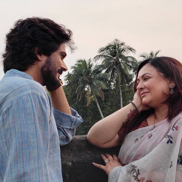 ক্যামেরার সামনে সুদীপ মুখোপাধ্যায়, শ্রীলেখা মিত্র।