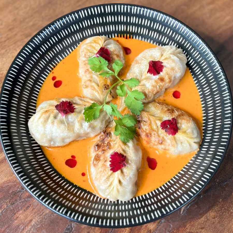 নেপালের ঝোল মোমো। 