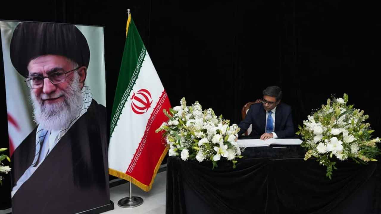 দিল্লির ইরানি দূতাবাসে ভারতের বিদেশ সচিব বিক্রম মিস্রী।