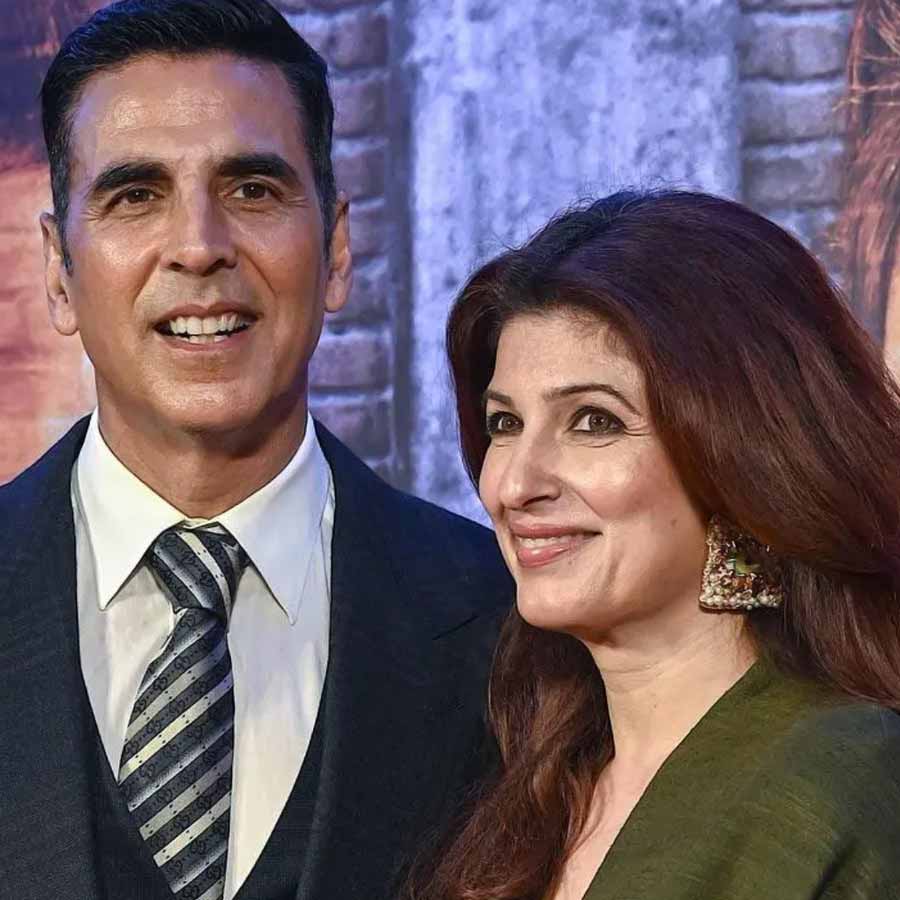 (বাঁ দিকে) অক্ষয় কুমার, (ডান দিকে) টুইঙ্কল খন্না।