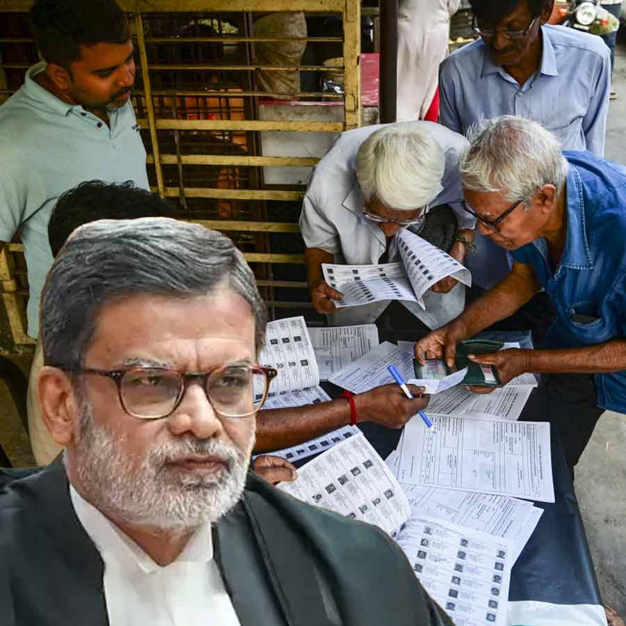 কলকাতা হাই কোর্টের প্রধান বিচারপতি সুজয় পাল।