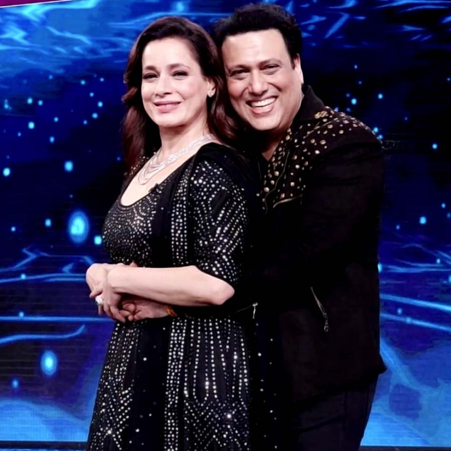 (বাঁ দিকে) নীলম, (ডান দিকে) গোবিন্দ।