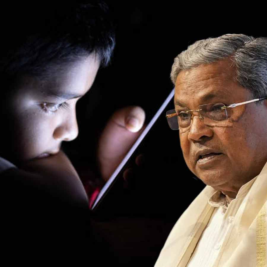 শিশুদের জন্য সমাজমাধ্যম ব্যবহারে নিষেধাজ্ঞা আনার ঘোষণা কর্নাটকের মুখ্যমন্ত্রী সিদ্দারামাইয়ার।