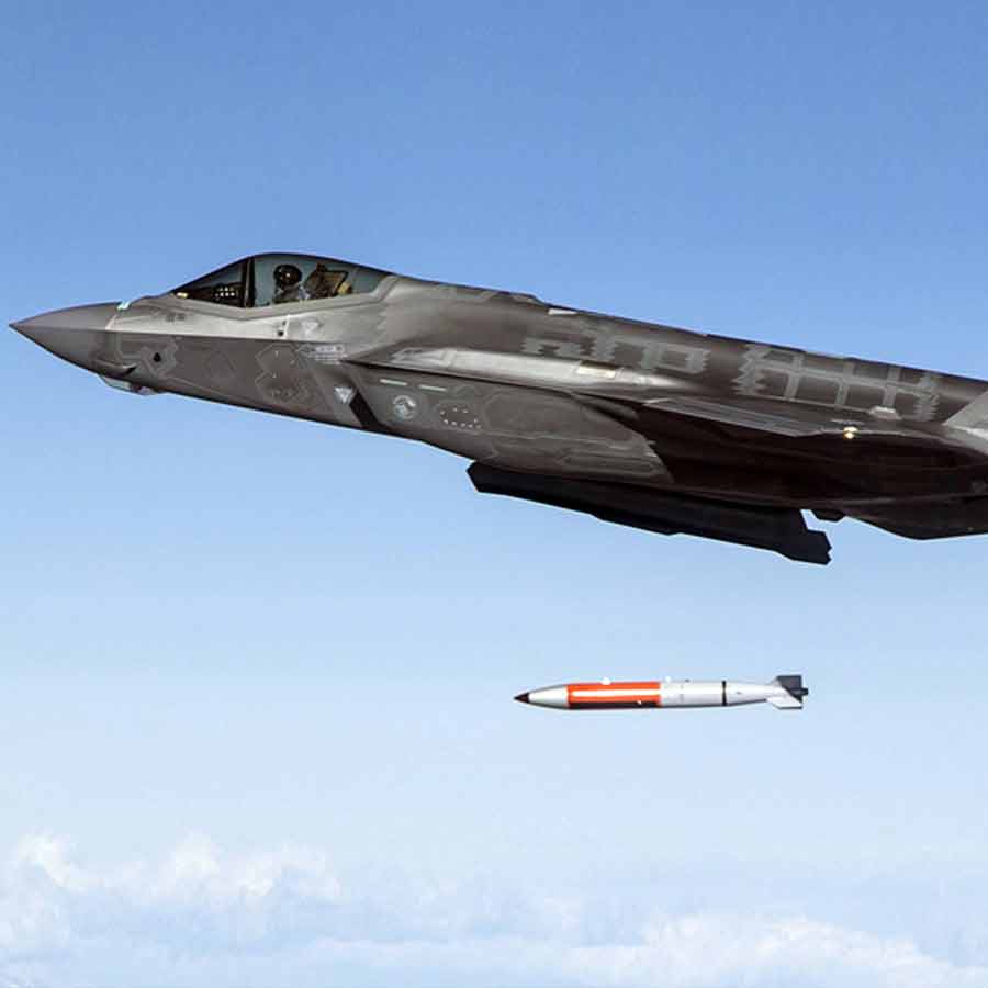 USA warns to attack Iran with Gravity Bombs, what is it dgtl