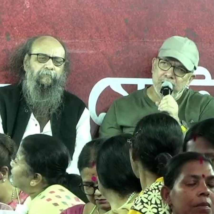 কবীর সুমন এবং জয় গোস্বামী।