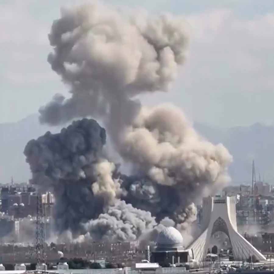 তেহরানে ইজ়রায়েল বাহিনীর হামলা।