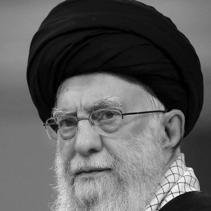 আয়াতোল্লা আলি খামেনেই।