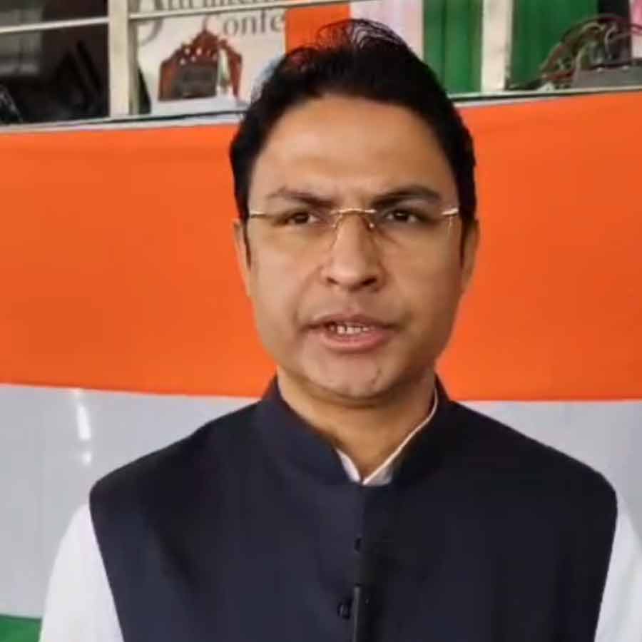 শিলিগুড়ির কাছে গোঁসাইপুরে দার্জিলিঙের সাংসদ রাজু বিস্তা।