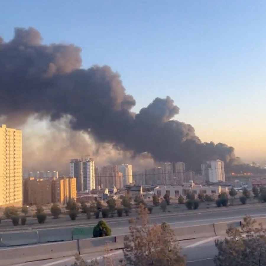 ইরানে মার্কিন এবং ইজ়রায়েলি বাহিনী হামলা। ছবি: রয়টার্স।