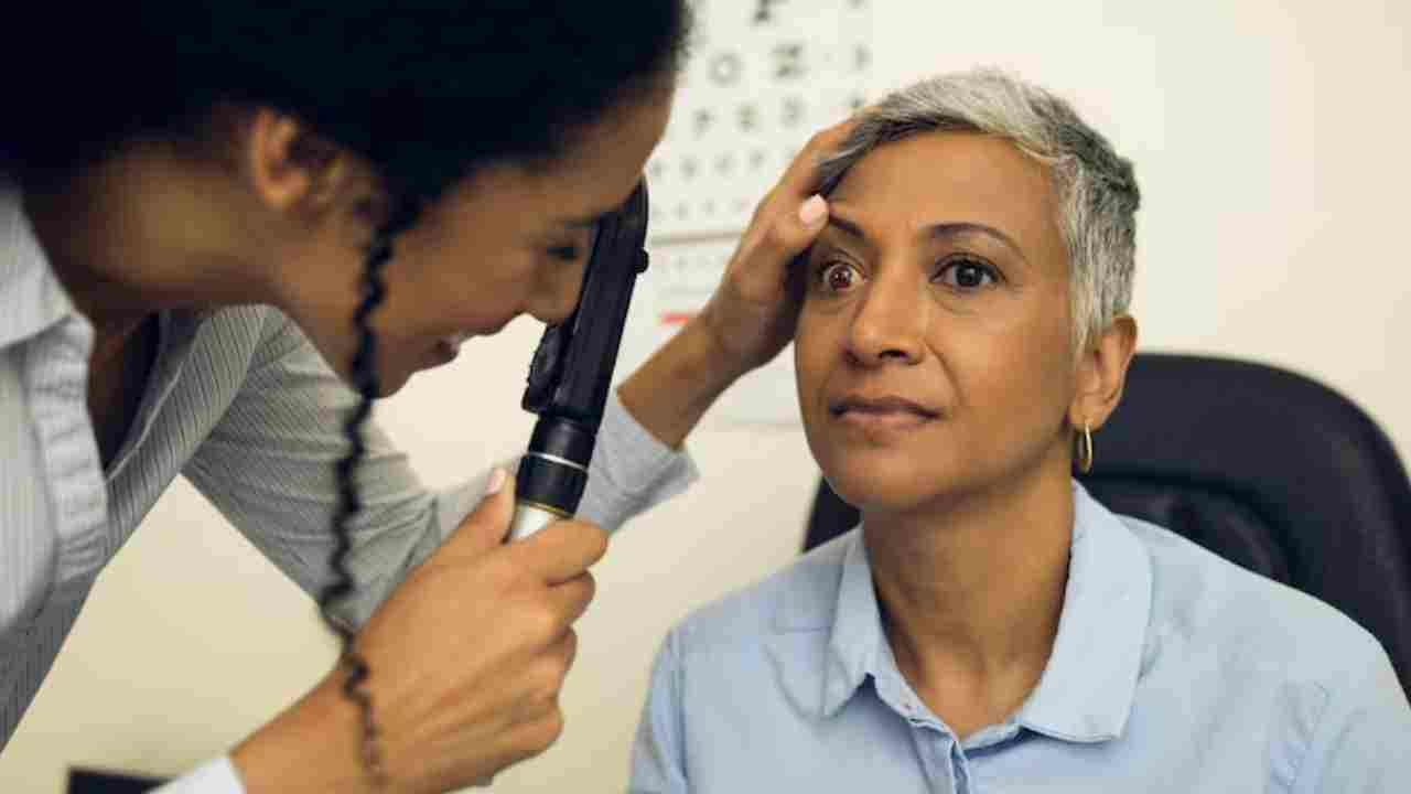 চোখের নিয়মিত পরীক্ষা জরুরি।