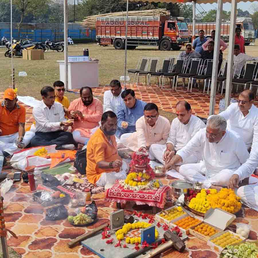 ব্রিগেডে নরেন্দ্র মোদীর আসন্ন সমাবেশ উপলক্ষে ভূমি পুজো বিজেপির।