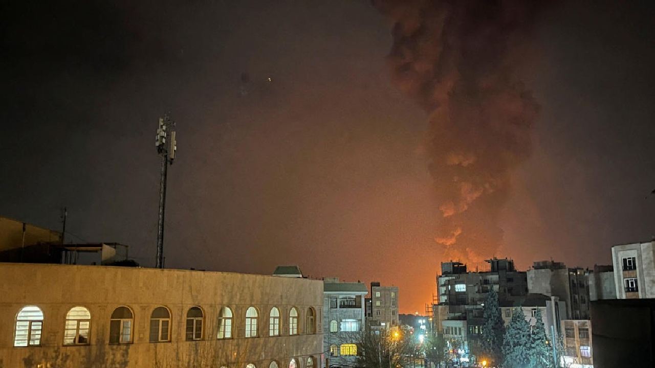 তেহরানে ড্রোন হামলার পর ধোঁয়ার কুণ্ডলী।