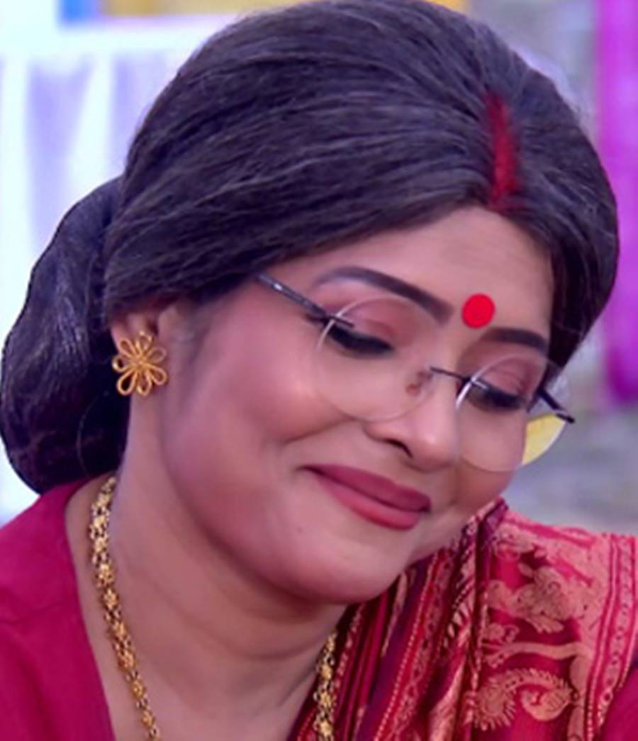 মঞ্চ এবং পর্দার সফল অভিনেত্রী নিবেদিতা মুখোপাধ্যায়।