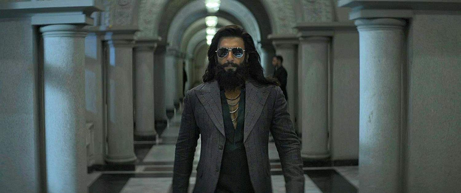 ‘ধুরন্ধর’ ছবির চেয়ে ‘ধুরন্ধর: দ্য রিভেঞ্জ’ ছবিতে আরও বেশি করে রণবীর অভিনীত চরিত্রটি বড়পর্দায় ভেসে উঠবে। প্রথম পর্বে অভিনয় করে ৫০ কোটি টাকা পারিশ্রমিক পেয়েছিলেন তিনি।