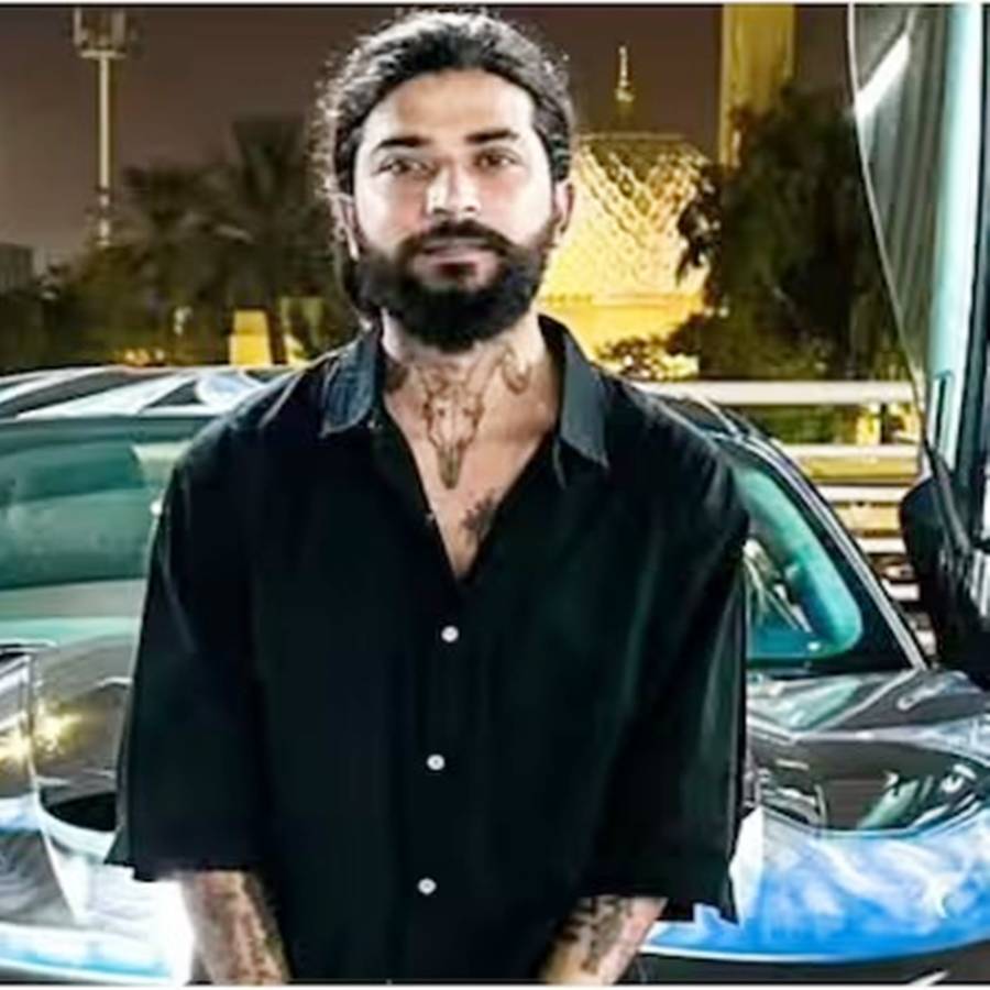 অল্পের জন্য প্রাণে বাঁচলেন ‘বিগবস্‌’-খ্যাত অনুরাগ ডোভাল।