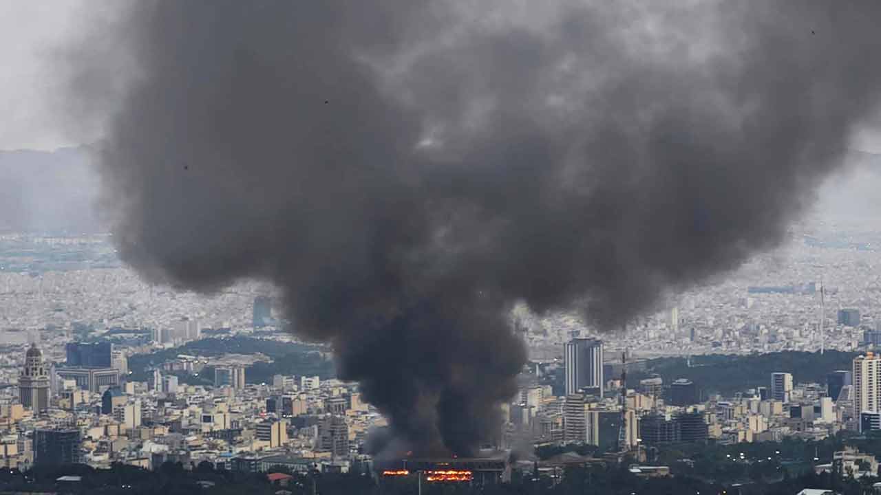 সৌদি আরবে ক্ষেপণাস্ত্র হানা।