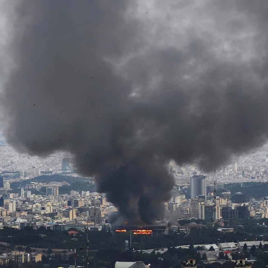 সৌদি আরবে ক্ষেপণাস্ত্র হানা।