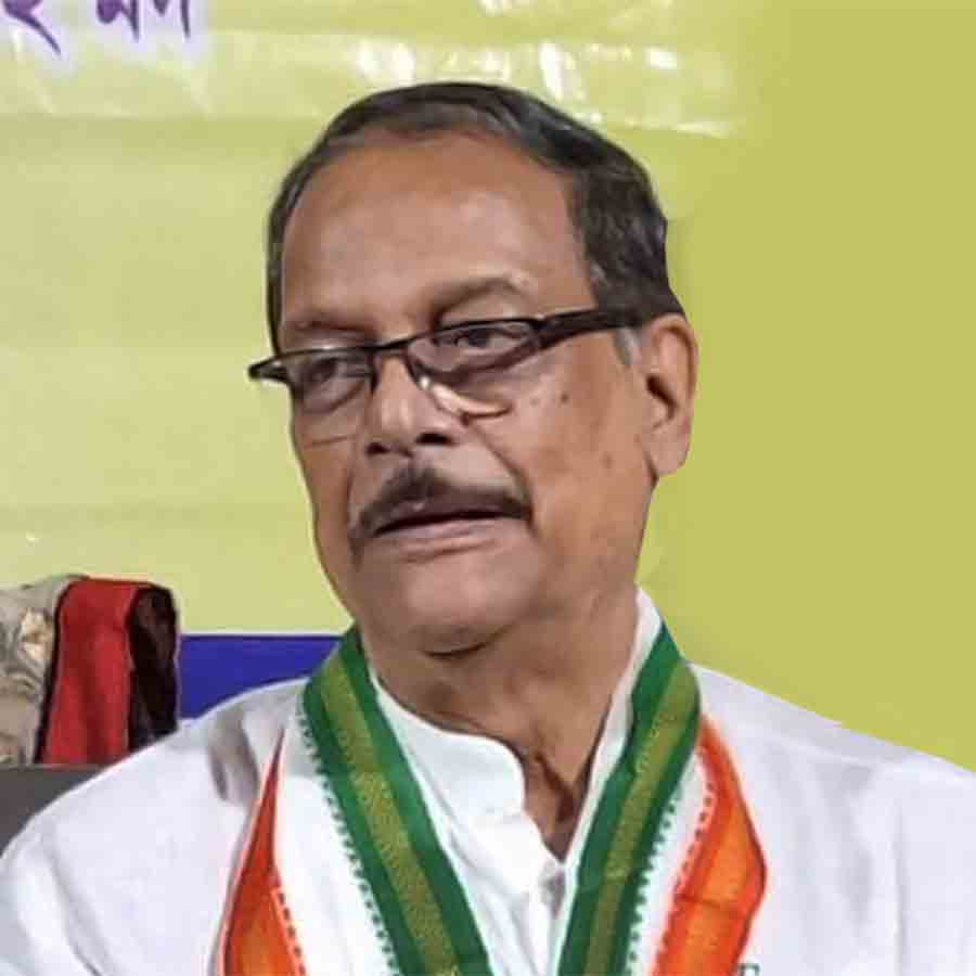 মলয় ঘটক।