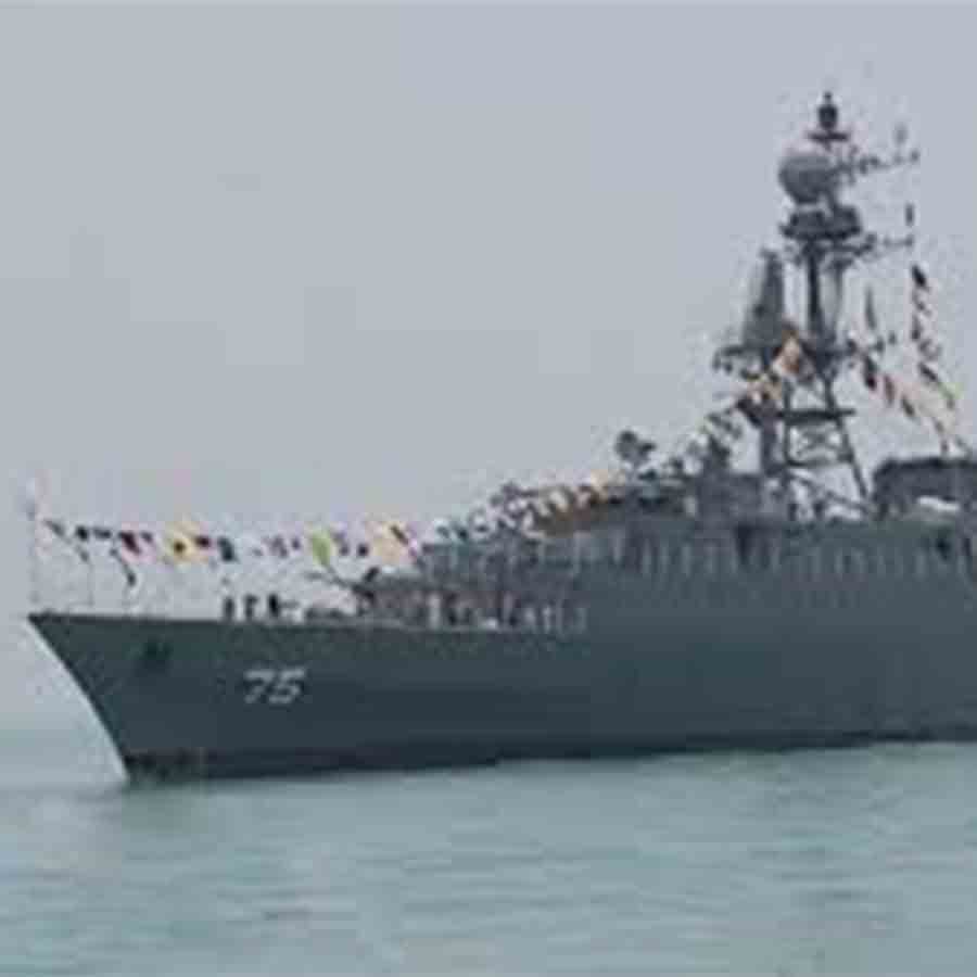 ইরানি রণতরী আইআরআইএস দেনা।