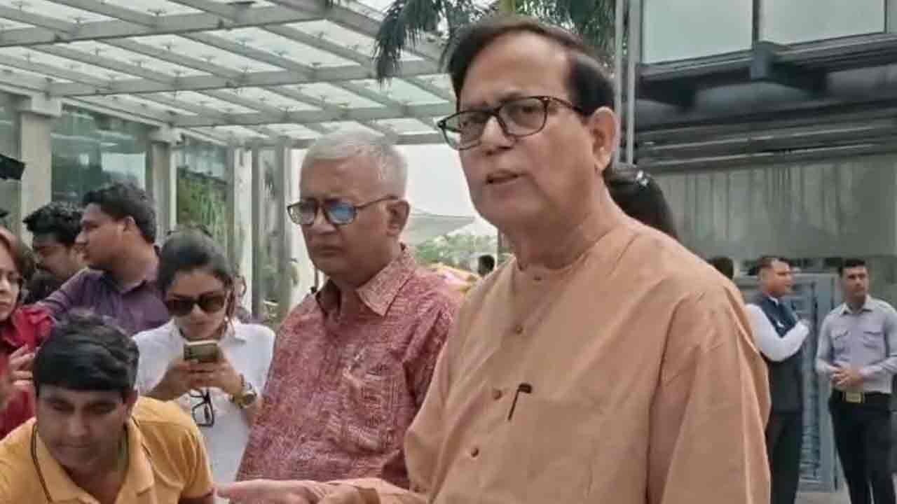 কমিশনের বৈঠকে সিপিএমের প্রতিনিধিদল।