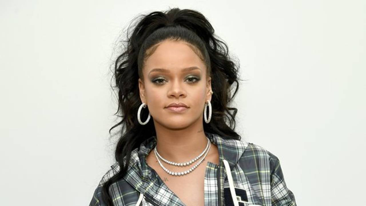 নিরাপদেই আছেন পপ-তারকা রিহানা।