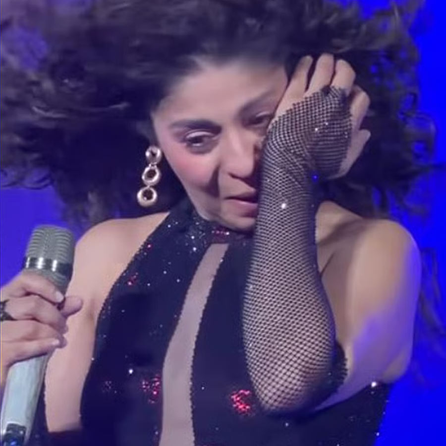 কেন কেঁদে ফেললেন সুনিধি!