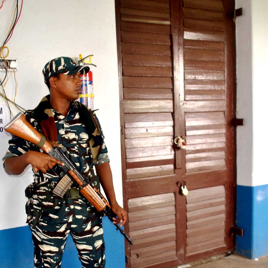 Central Forces Disrupt Kolkata Colleges, Calcutta University Plans Special Measures dgtl