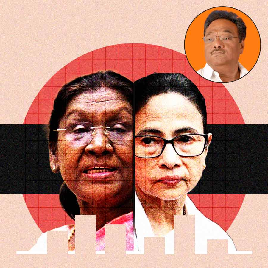 মুখ্যমন্ত্রী কি নিজেকে সংবিধানের ঊর্ধ্বে মনে করেন?