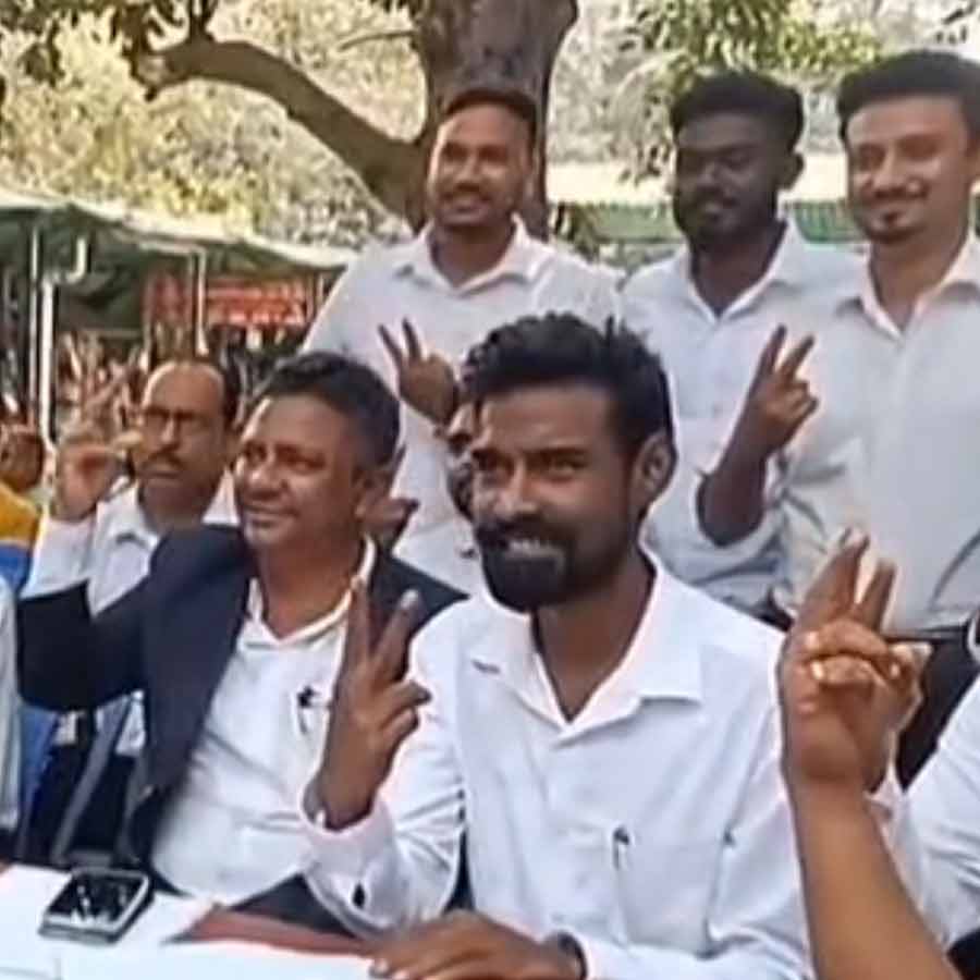 ডায়মন্ড হারবার আদালতে প্রতীক-উর রহমান।