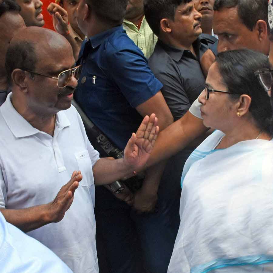 Mamata Banerjee met with CV Anand Bose in Alipore