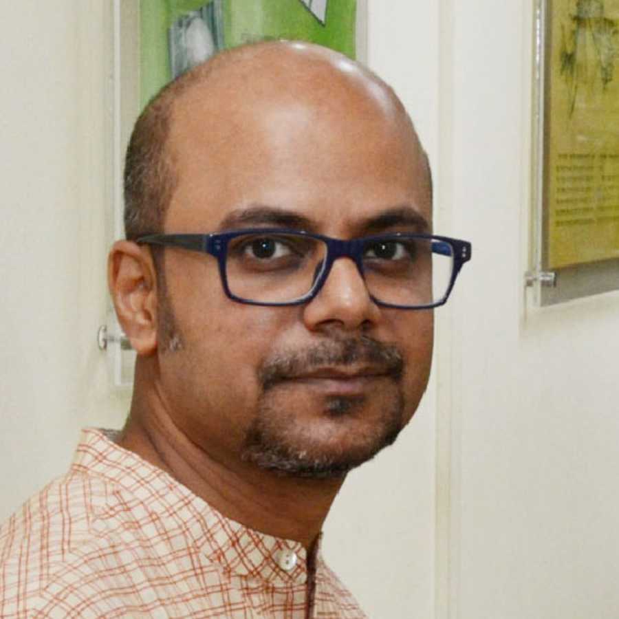 দুর্ঘটনার মুখে শ্রীজাত!