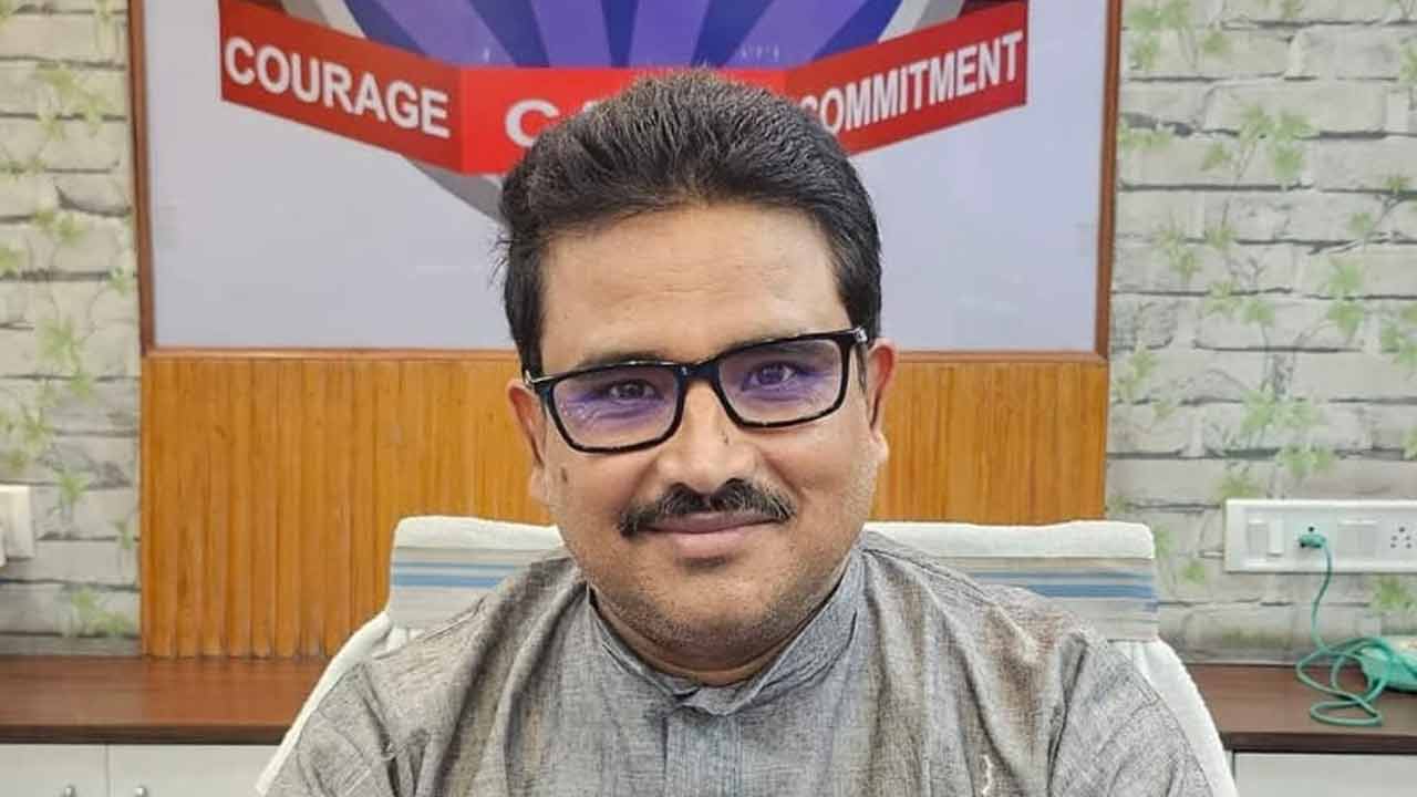 মনোরঞ্জন মণ্ডল।